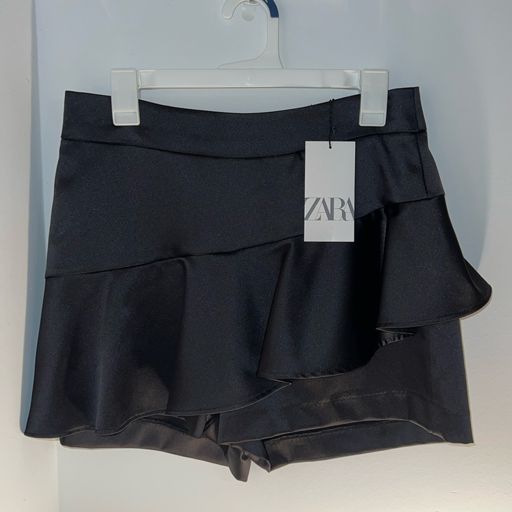 Zara black satin short size L women